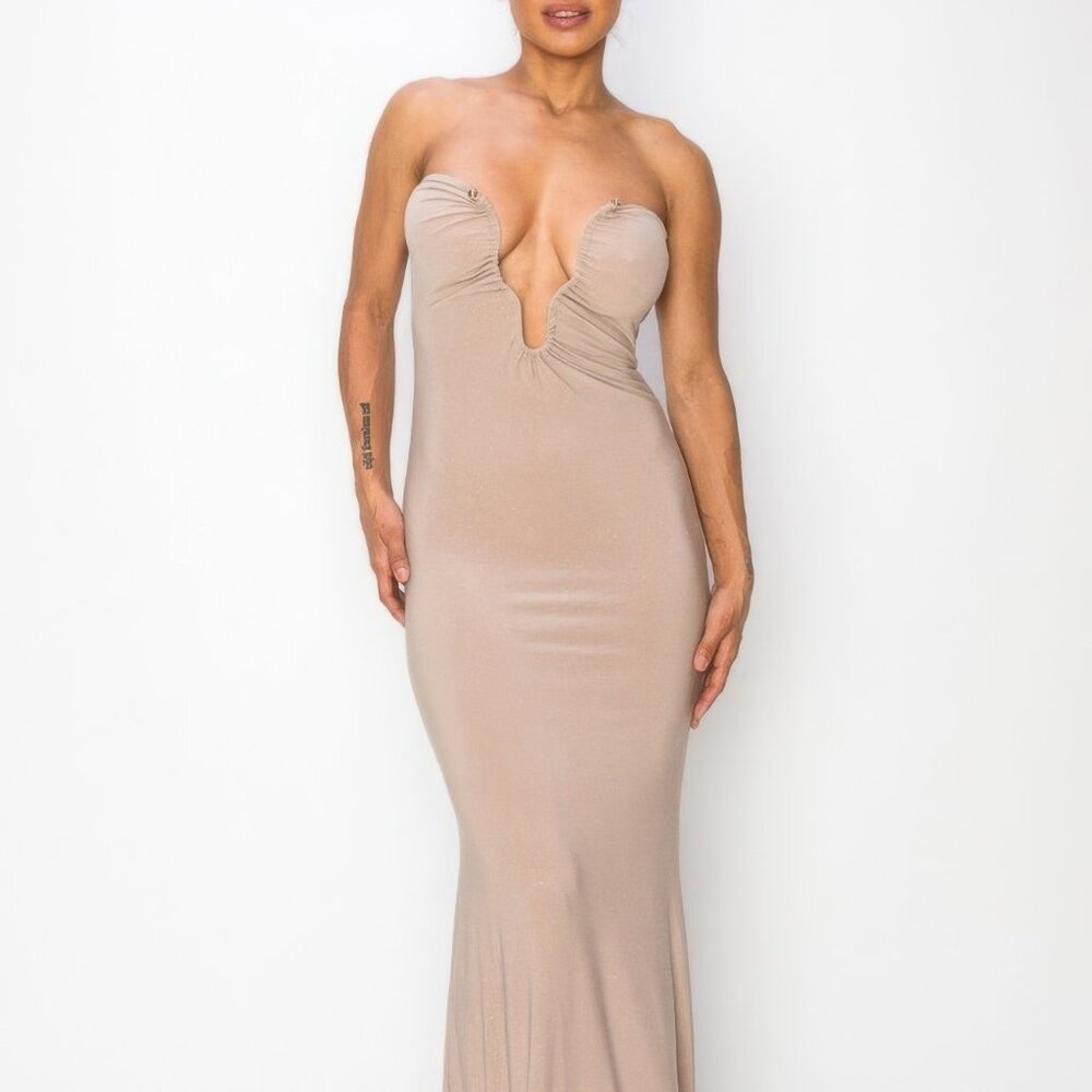 Elegant tan tube dress perfect for night out !